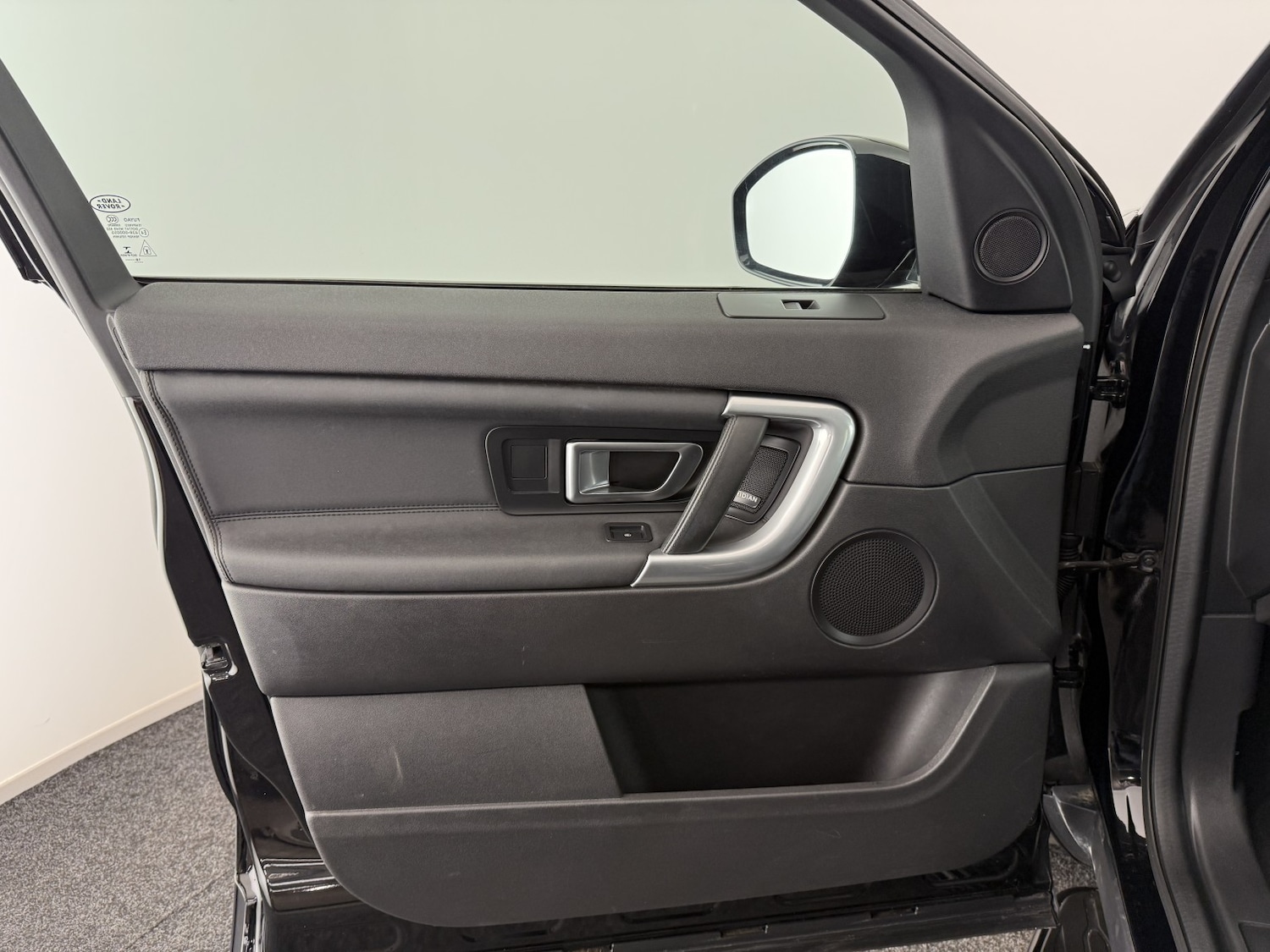 Used Land Rover Discovery Sport 2018 for sale - 76968563: Photo 30