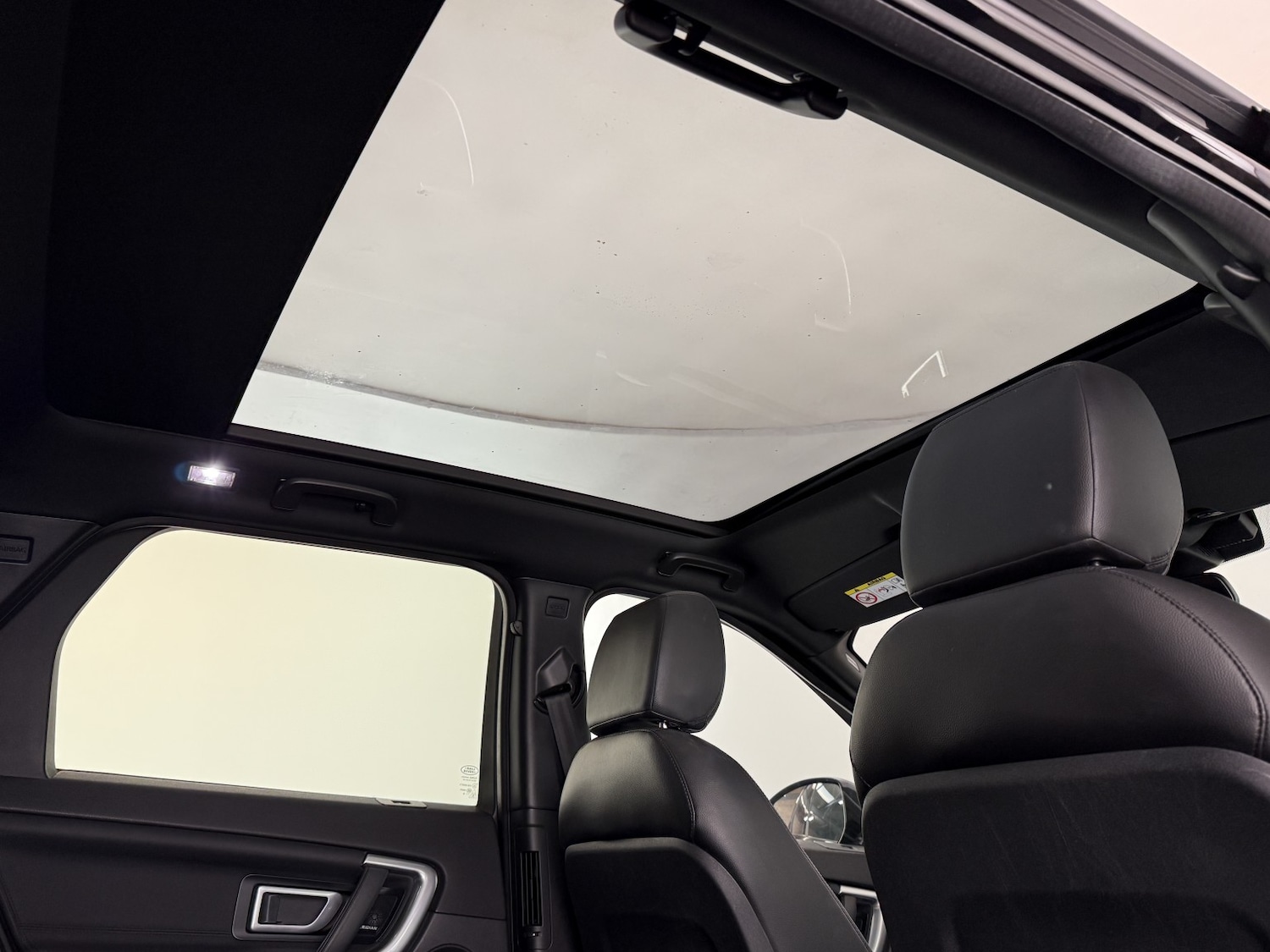 Used Land Rover Discovery Sport 2018 for sale - 76968563: Photo 42