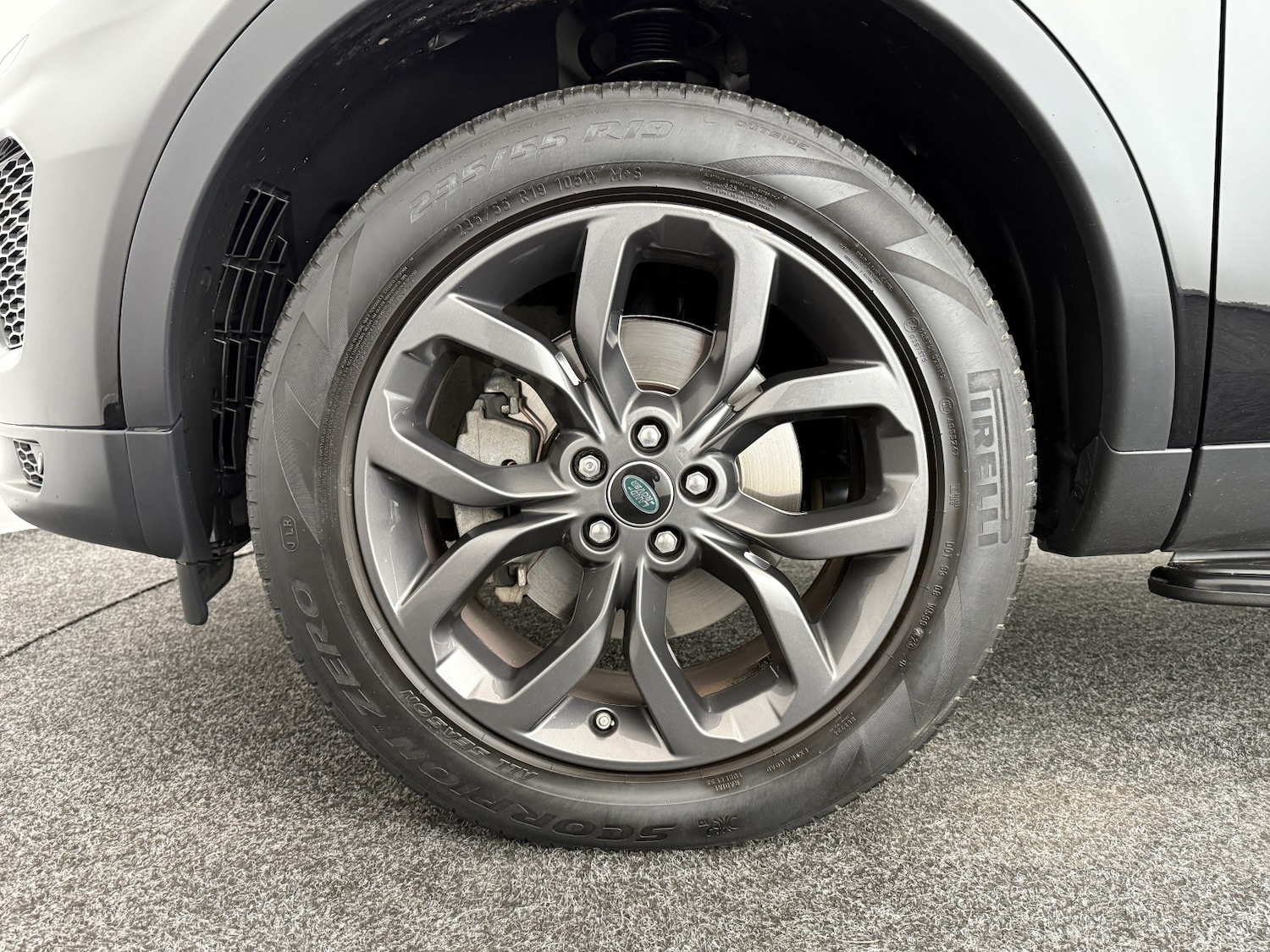 Used Land Rover Discovery Sport 2018 for sale - 76968563: Photo 44