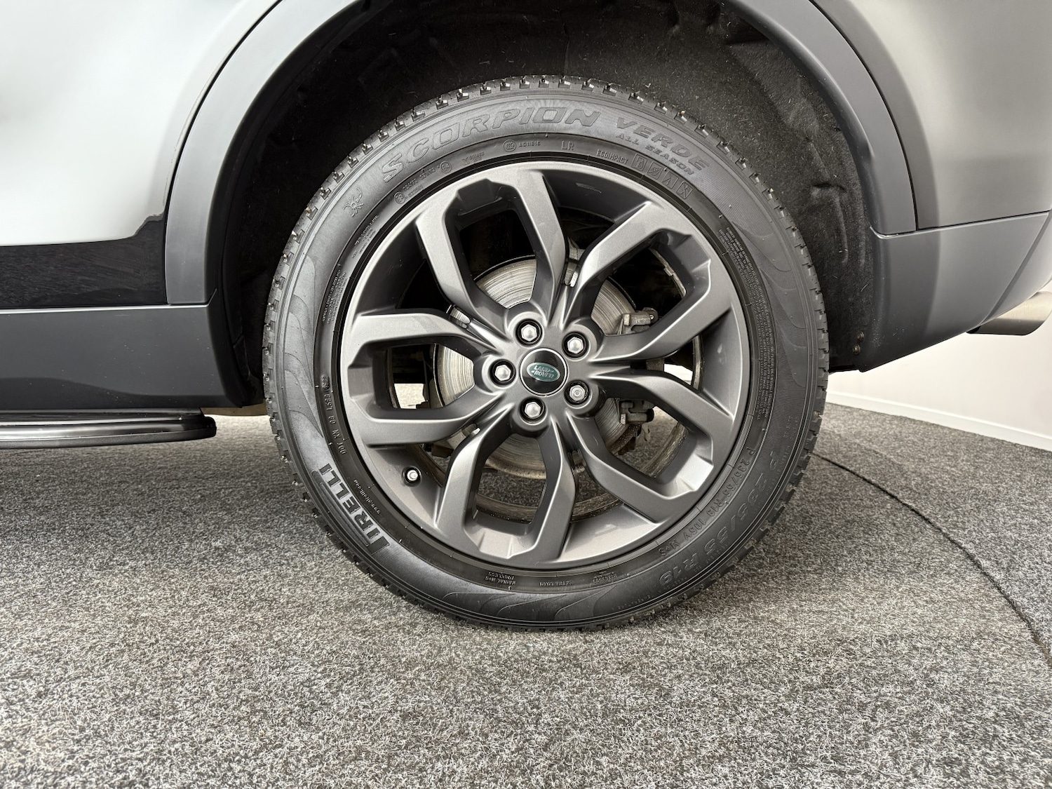 Used Land Rover Discovery Sport 2018 for sale - 76968563: Photo 48