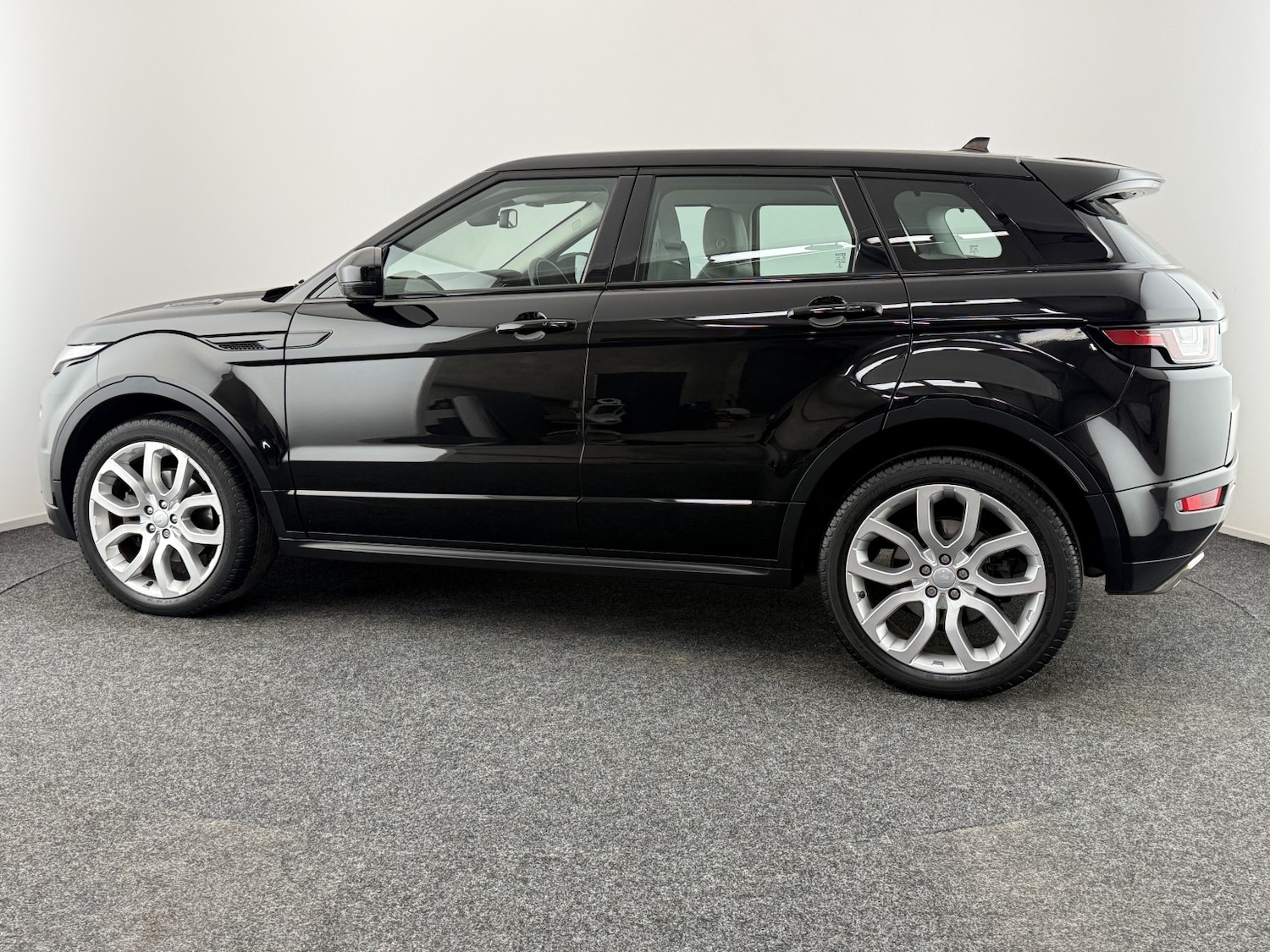 Used Land Rover Range Rover Evoque 2015 for sale - 76956916: Photo 11
