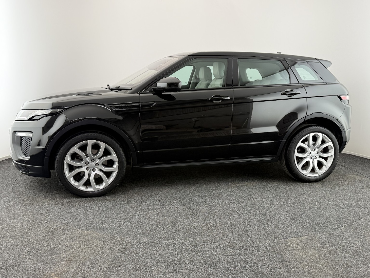 Used Land Rover Range Rover Evoque 2015 for sale - 76956916: Photo 13