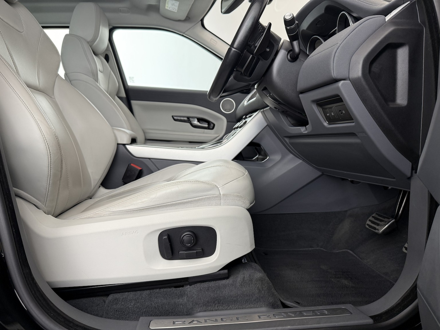 Used Land Rover Range Rover Evoque 2015 for sale - 76956916: Photo 32