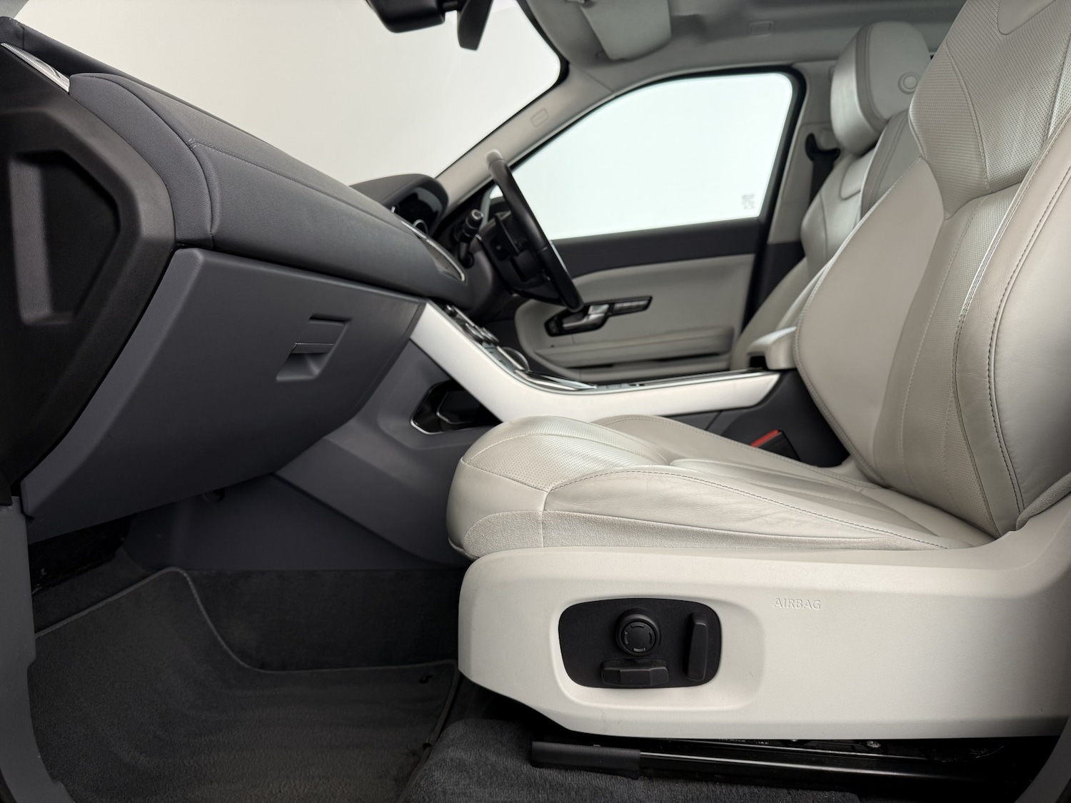 Used Land Rover Range Rover Evoque 2015 for sale - 76956916: Photo 33