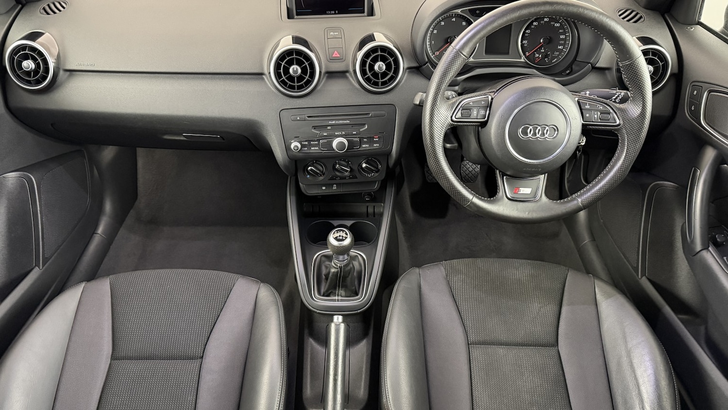 Used Audi A1 2011 for sale - 77014769: Photo 3