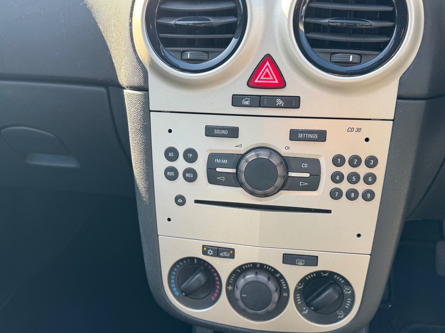 Used Vauxhall Corsa 2009 for sale - 78038708: Photo 16