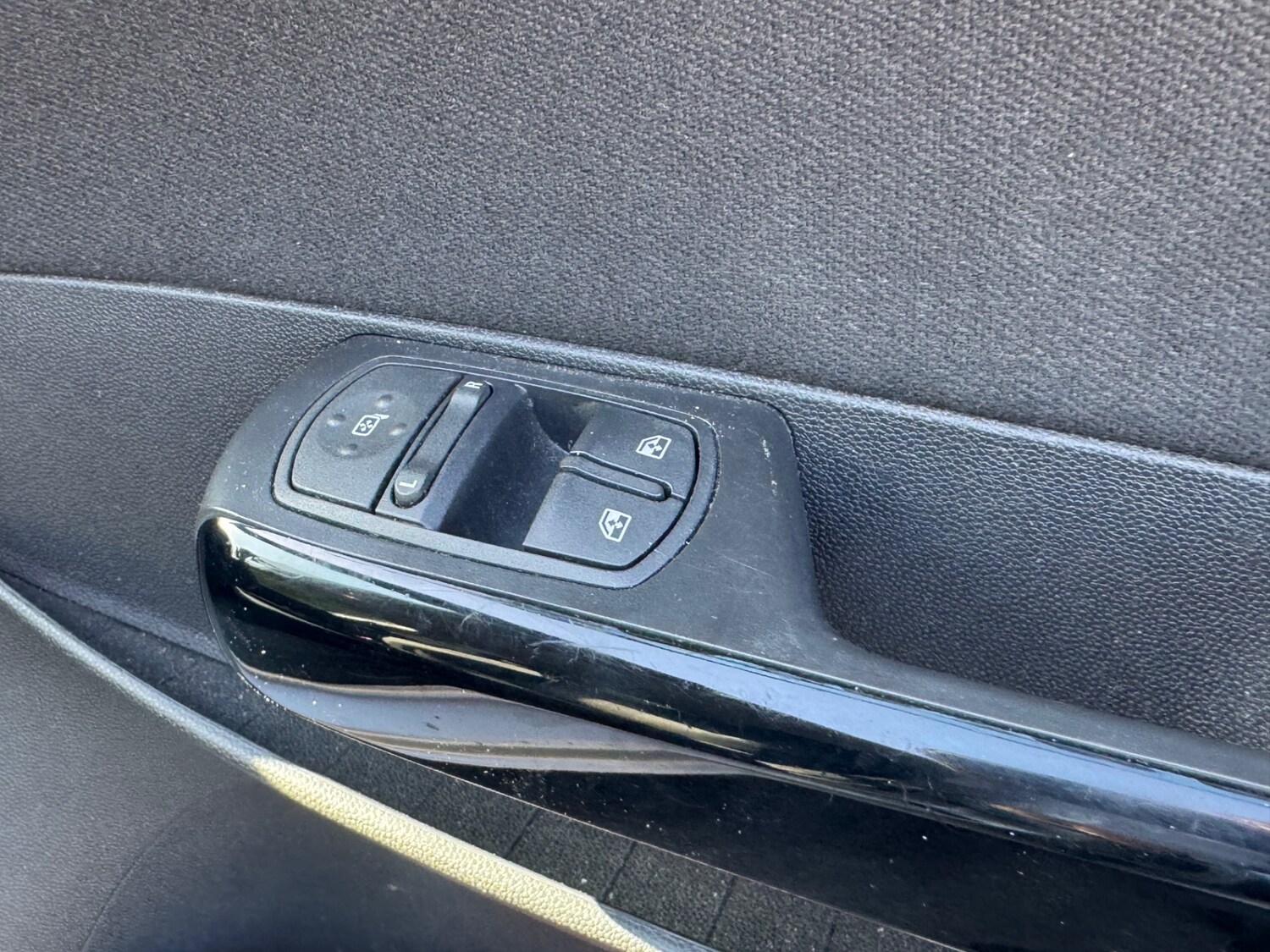 Used Vauxhall Corsa 2009 for sale - 78038708: Photo 20