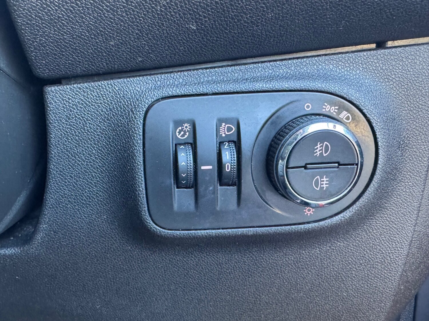 Used Vauxhall Corsa 2015 for sale - 78112395: Photo 20