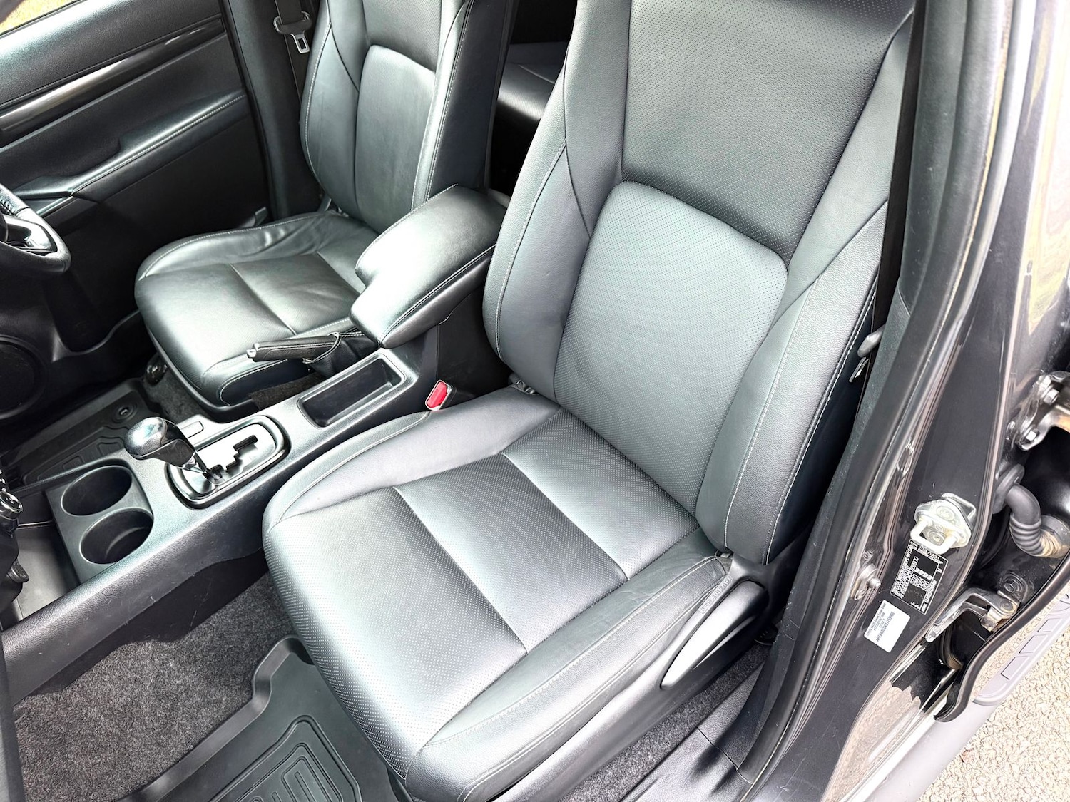 Used Toyota Hilux 2020 for sale - 76842232: Photo 27