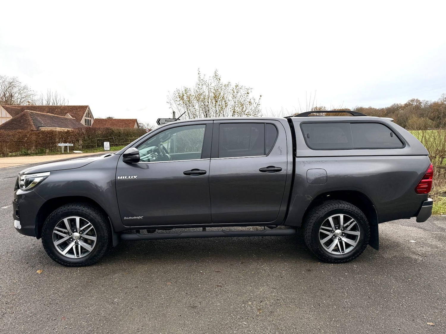 Used Toyota Hilux 2020 for sale - 76842232: Photo 4
