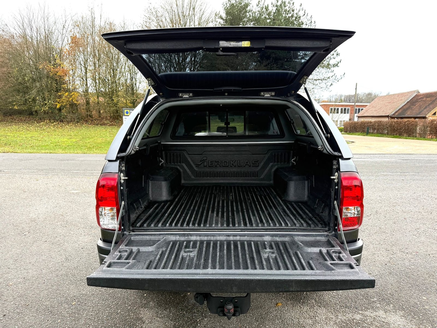 Used Toyota Hilux 2020 for sale - 76842232: Photo 9