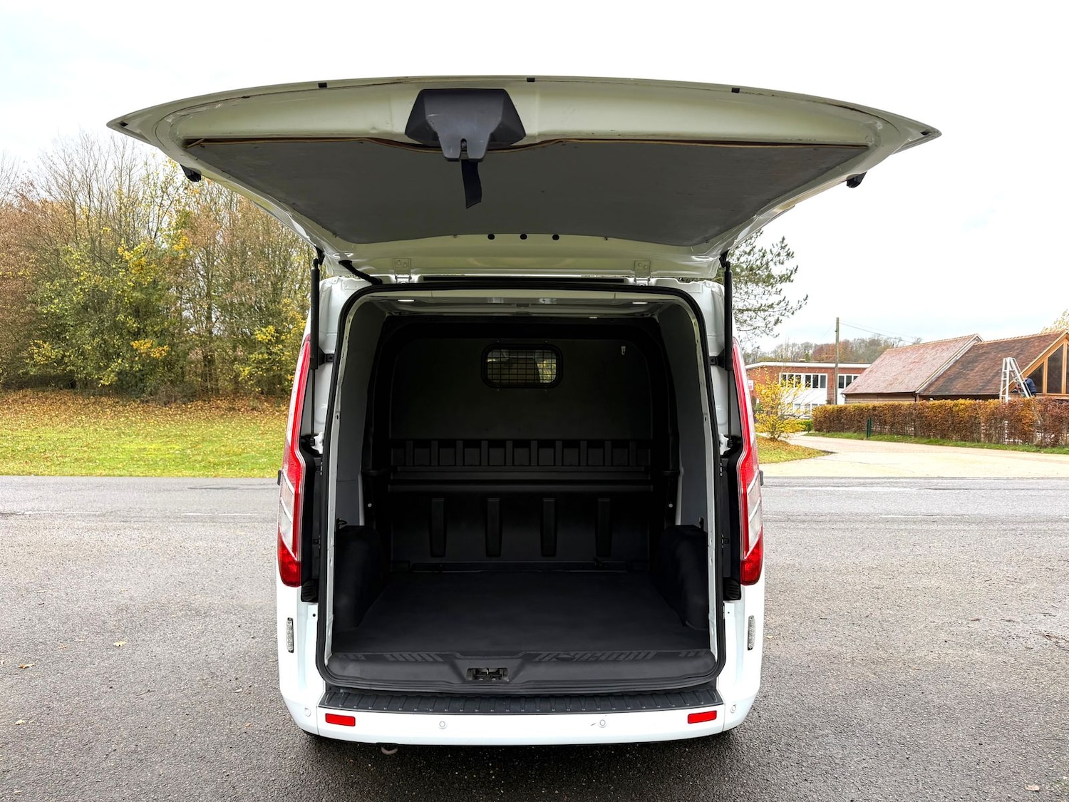 Used Ford Transit Custom 2017 for sale - 76648149: Photo 11