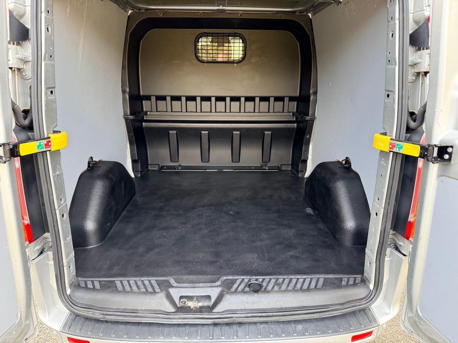 Used Ford Transit Custom 2017 for sale - 77311530: Photo 12