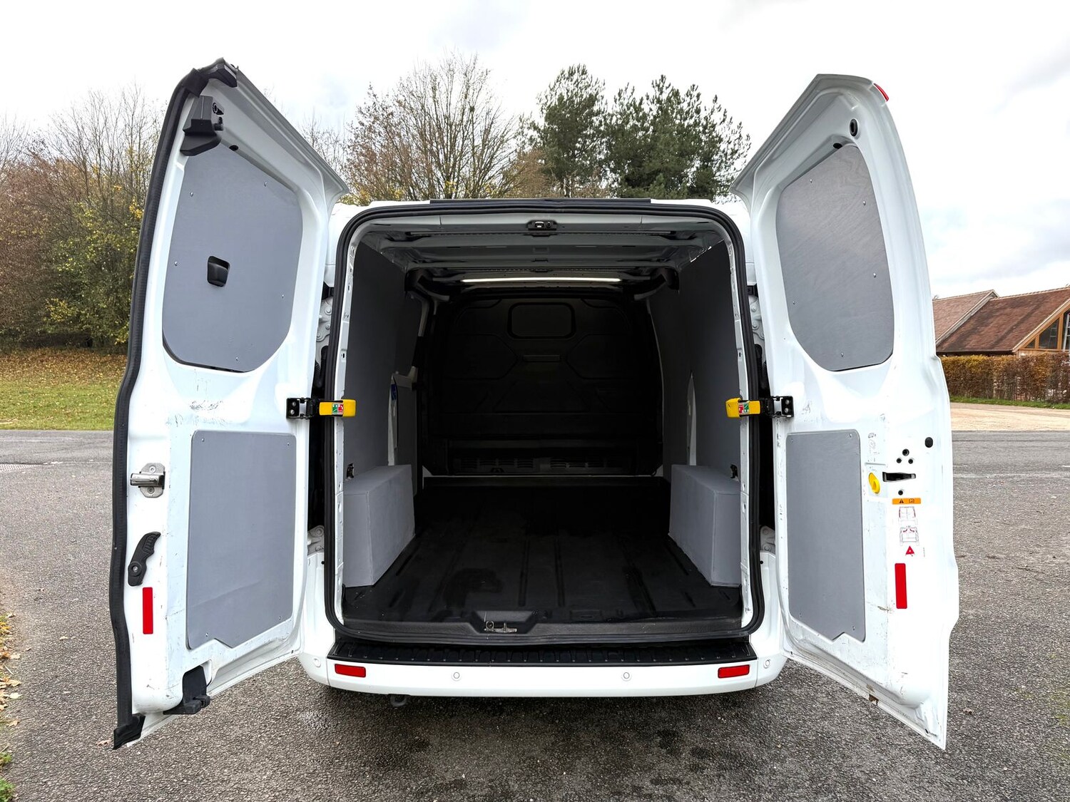 Used Ford Transit Custom 2023 for sale - 76648152: Photo 11