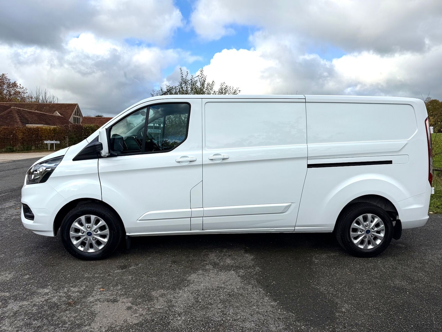 Used Ford Transit Custom 2023 for sale - 76648152: Photo 4