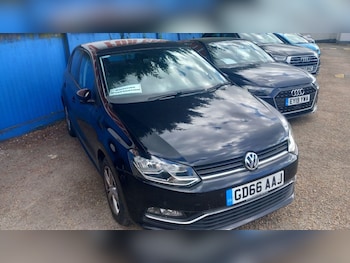 Used Volkswagen Polo 2016 for sale - 79111670: Photo