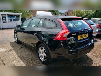 Used Volvo V60 2017 for sale - 78413131: Photo