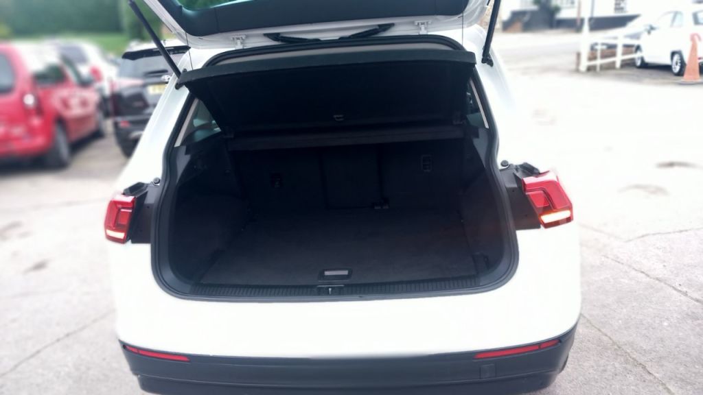 Used Volkswagen Tiguan 2018 for sale - 78026003: Photo 10