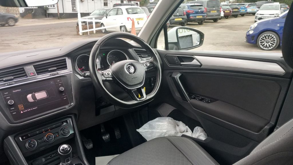 Used Volkswagen Tiguan 2018 for sale - 78026003: Photo 3