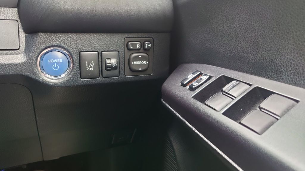 Used Toyota RAV4 2017 for sale - 78068042: Photo 12