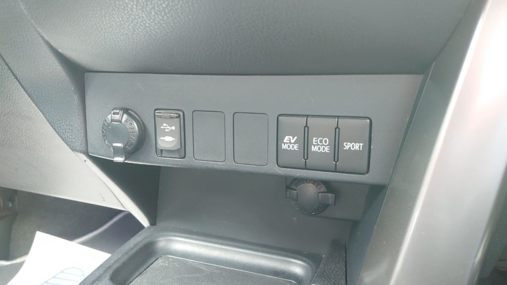 Used Toyota RAV4 2017 for sale - 78068042: Photo 17