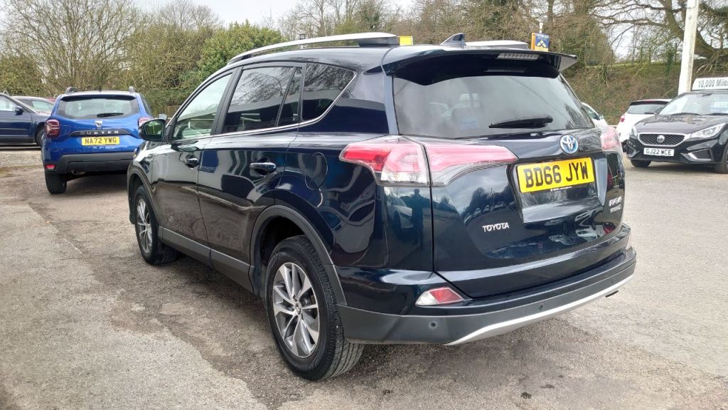 Used Toyota RAV4 2017 for sale - 78068042: Photo 4