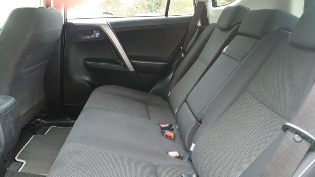 Used Toyota RAV4 2017 for sale - 78068042: Photo 8