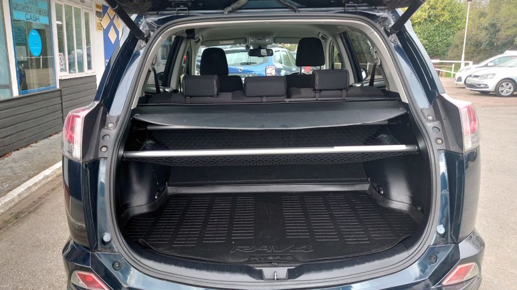 Used Toyota RAV4 2017 for sale - 78068042: Photo 9