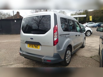 Used Ford Tourneo Connect 2016 for sale - 78110070: Photo