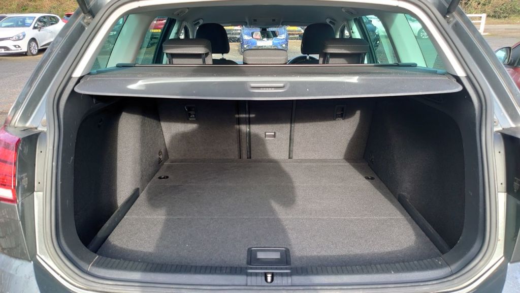 Used Volkswagen Golf 2018 for sale - 78021175: Photo 8