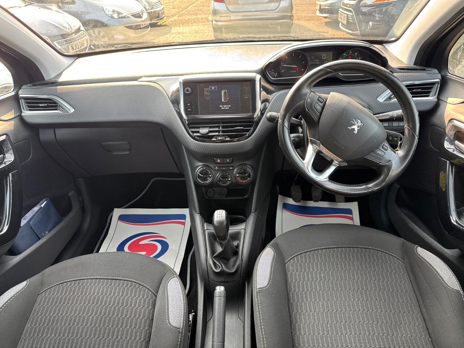 Used Peugeot 208 2016 for sale - 76769148: Photo 11