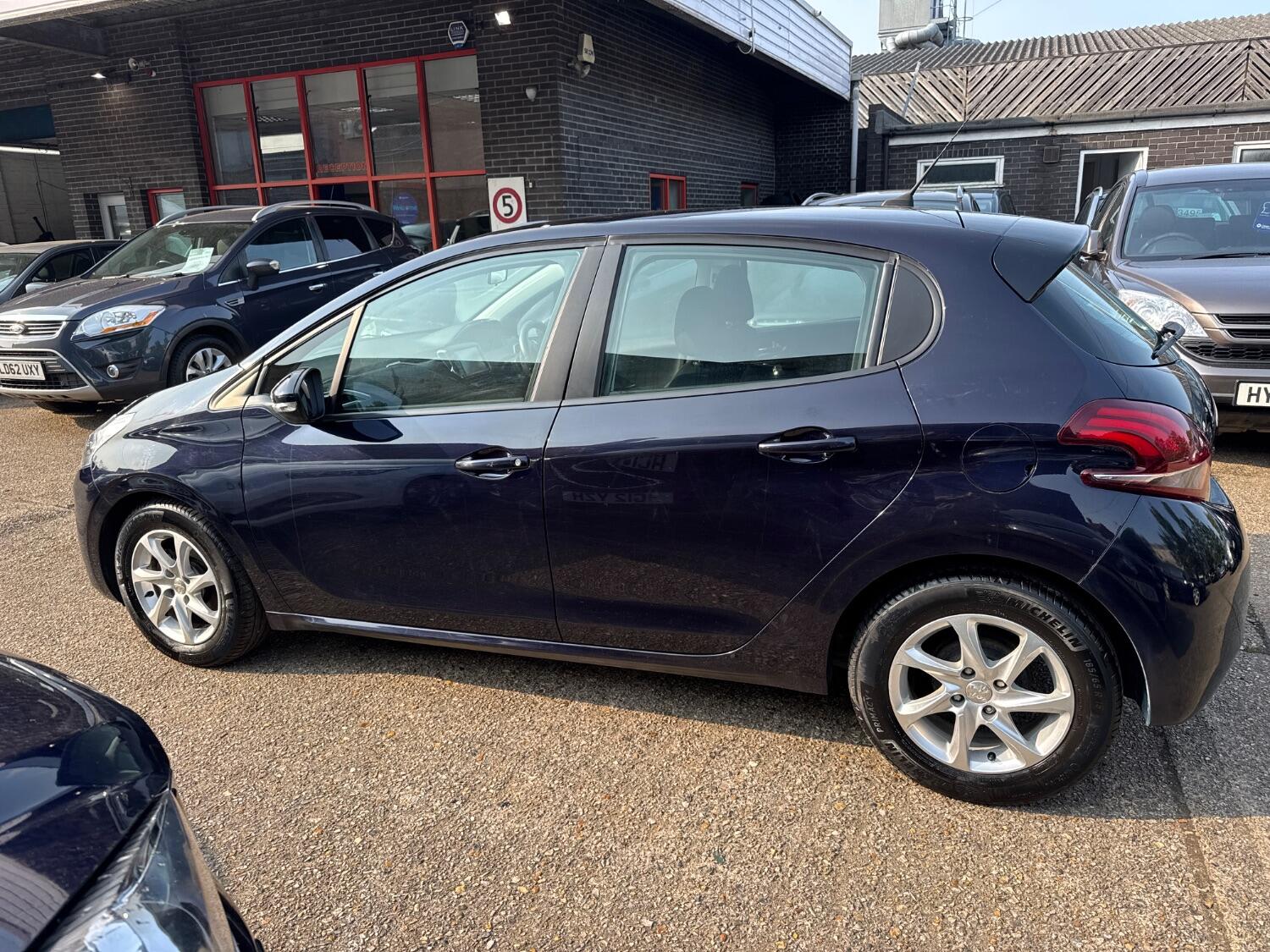 Used Peugeot 208 2016 for sale - 76769148: Photo 5