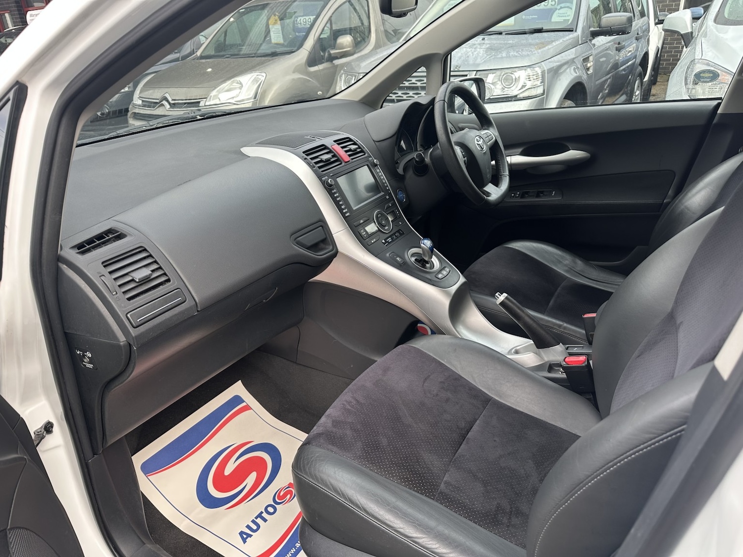 Used Toyota Auris 2011 for sale - 76769520: Photo 12