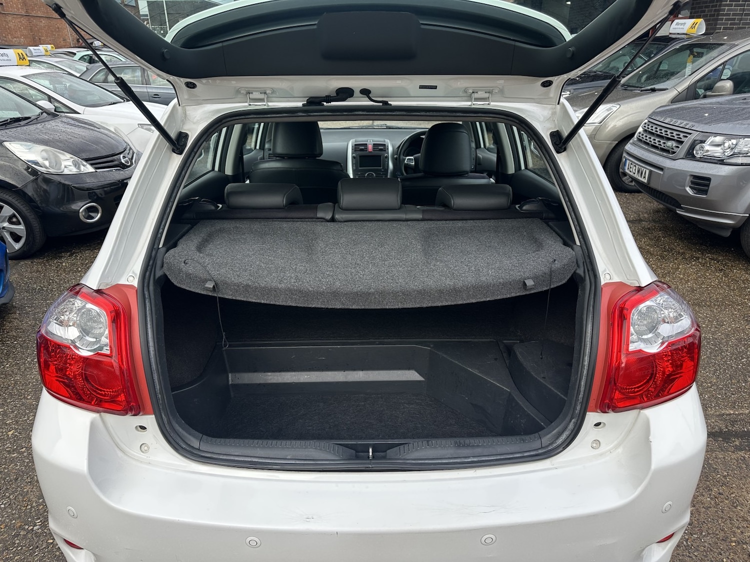 Used Toyota Auris 2011 for sale - 76769520: Photo 14