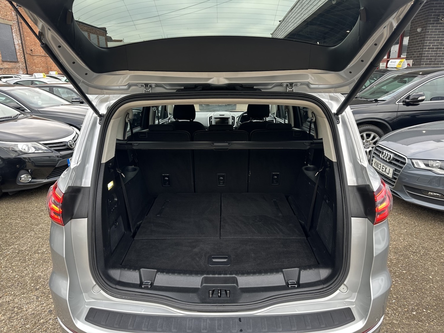 Used Ford S-Max 2016 for sale - 76510888: Photo 14