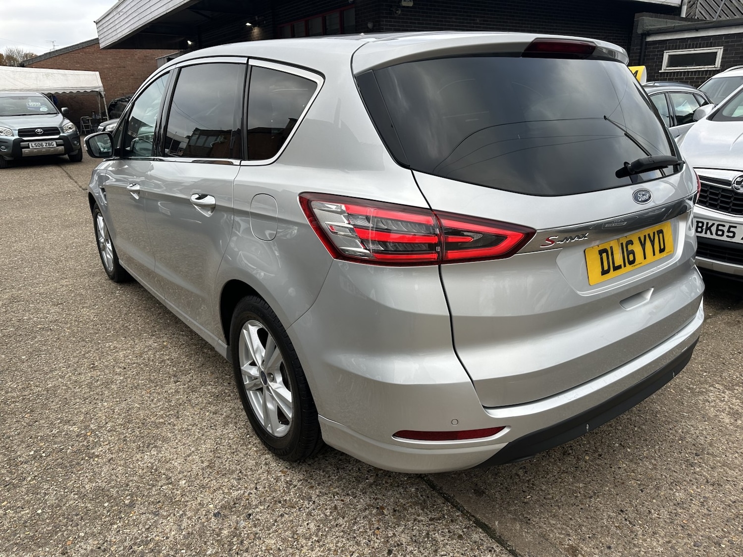 Used Ford S-Max 2016 for sale - 76510888: Photo 5
