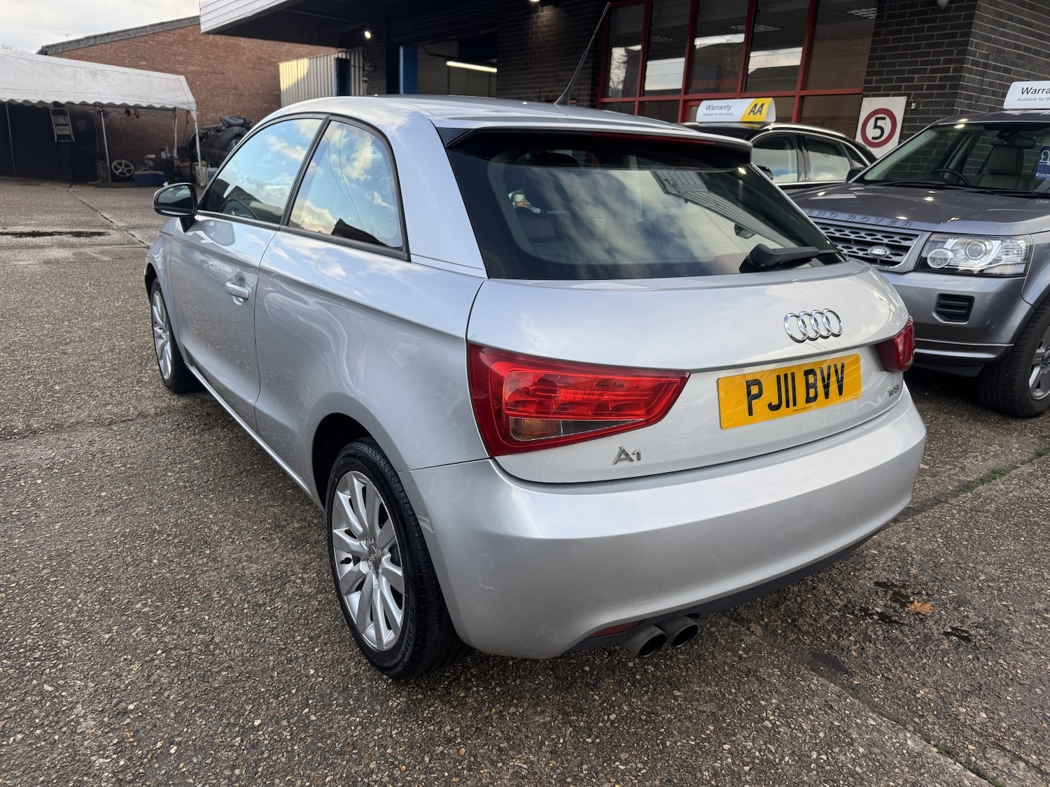 Used Audi A1 2011 for sale - 76631598: Photo 3