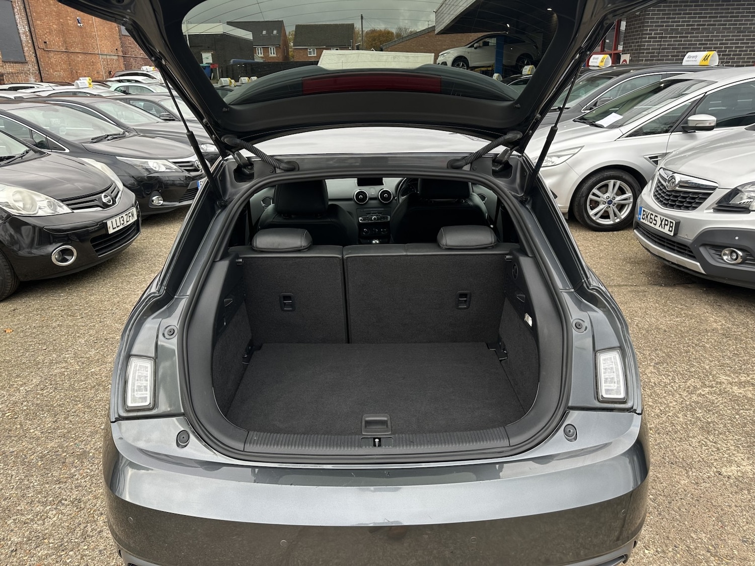 Used Audi A1 2015 for sale - 76510908: Photo 14