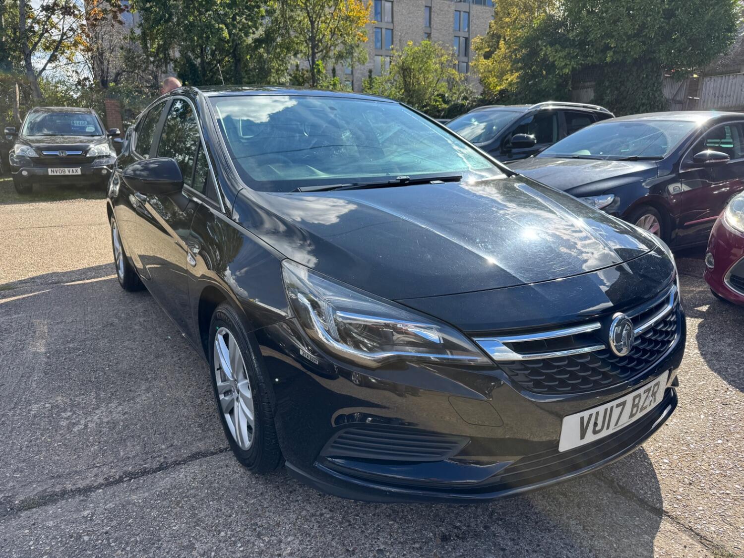 Used Vauxhall Astra 2017 for sale - 76093670: Photo 1