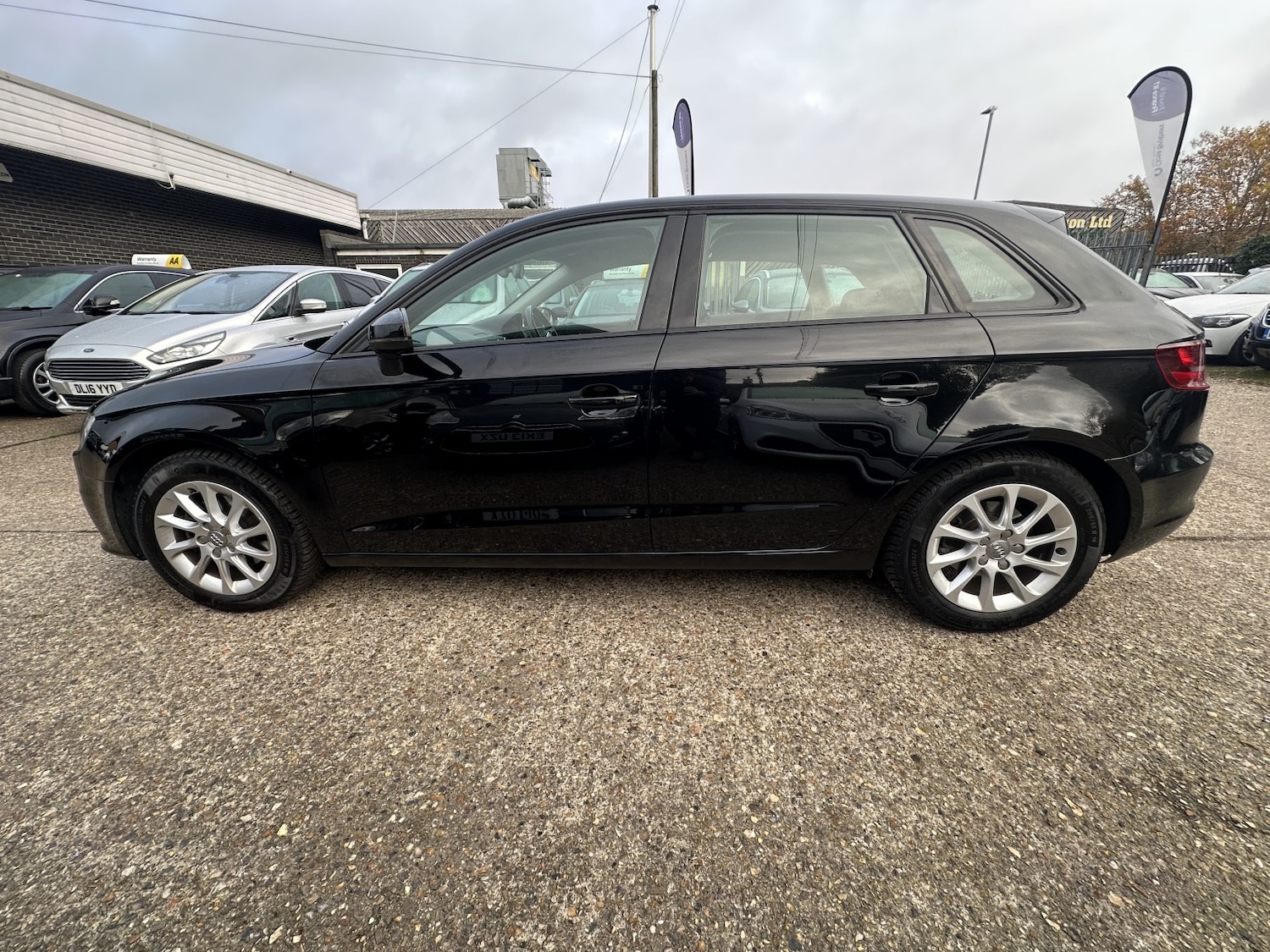 Used Audi A3 2013 for sale - 76510932: Photo 4