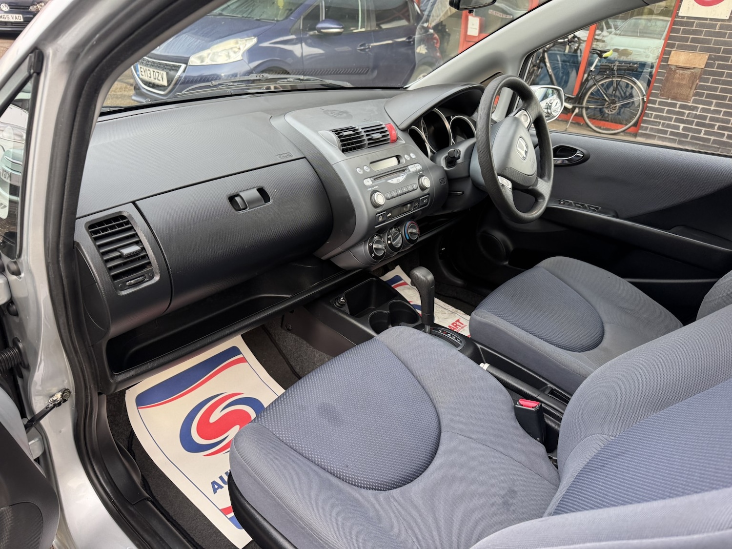 Used Honda Jazz 2004 for sale - 76896884: Photo 12