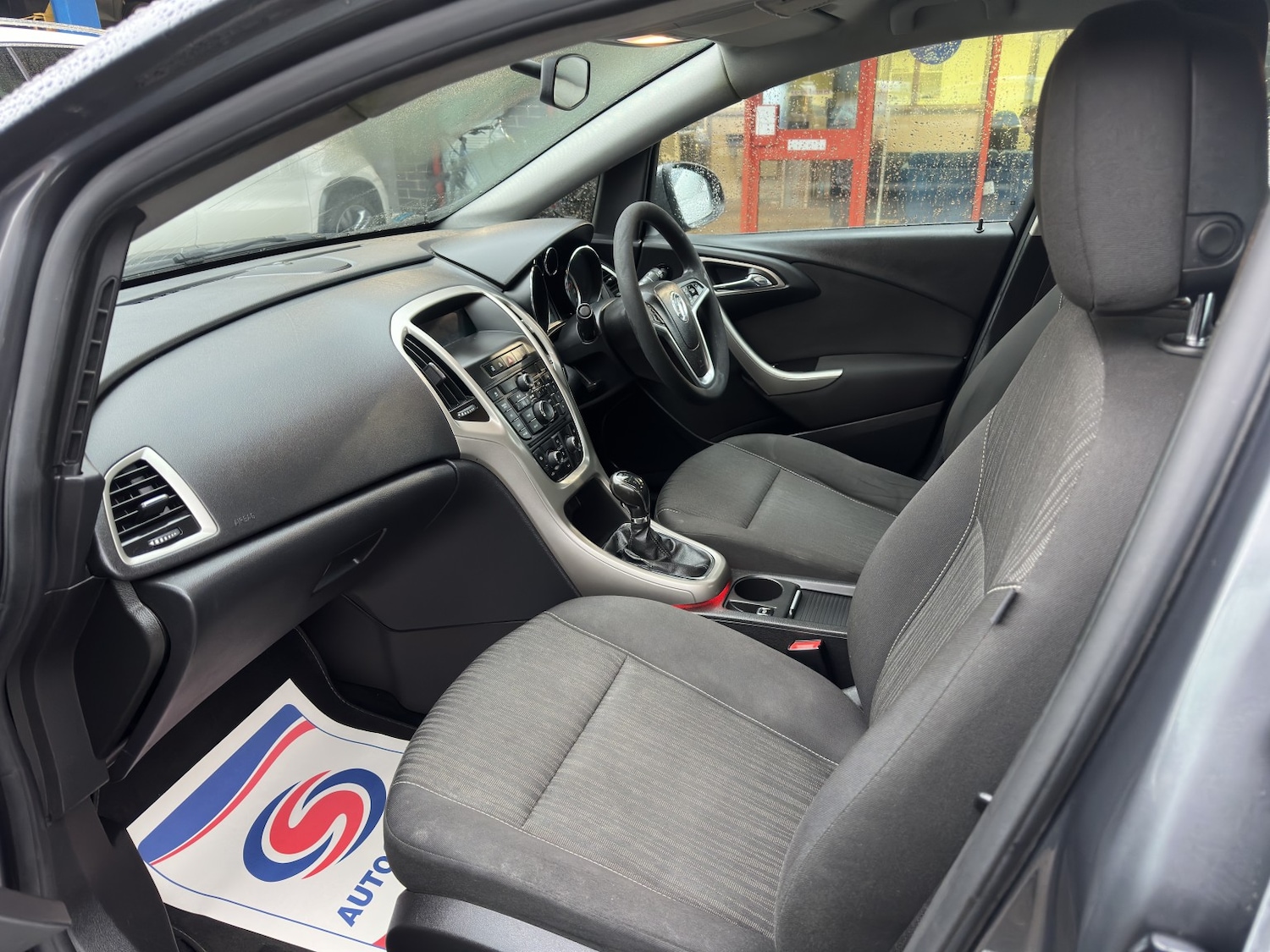 Used Vauxhall Astra 2011 for sale - 77207206: Photo 12