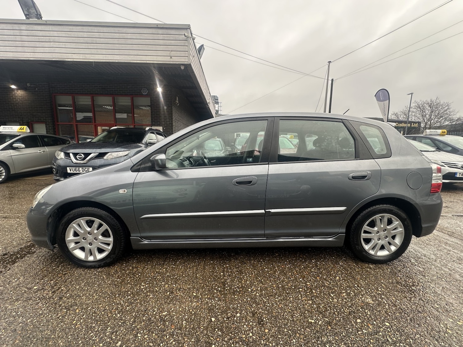 Used Honda Civic 2004 for sale - 77438438: Photo 4