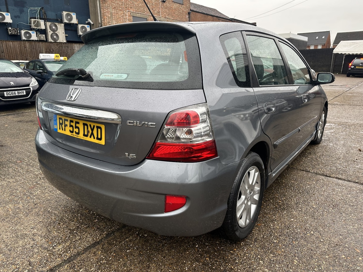 Used Honda Civic 2005 for sale - 76527376: Photo 4