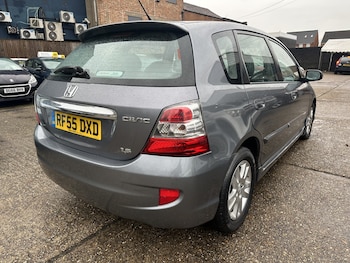 Used Honda Civic 2005 for sale - 76527376: Photo