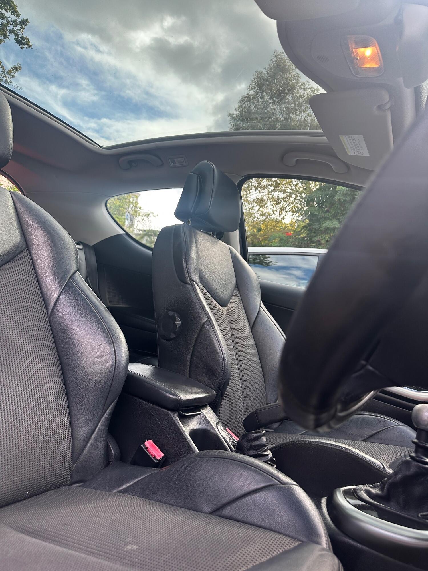 Used Peugeot 308 2010 for sale - 77521945: Photo 11