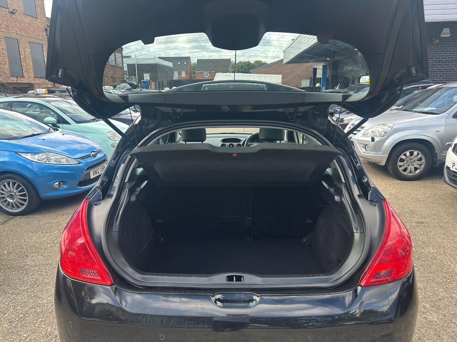 Used Peugeot 308 2010 for sale - 77521945: Photo 14