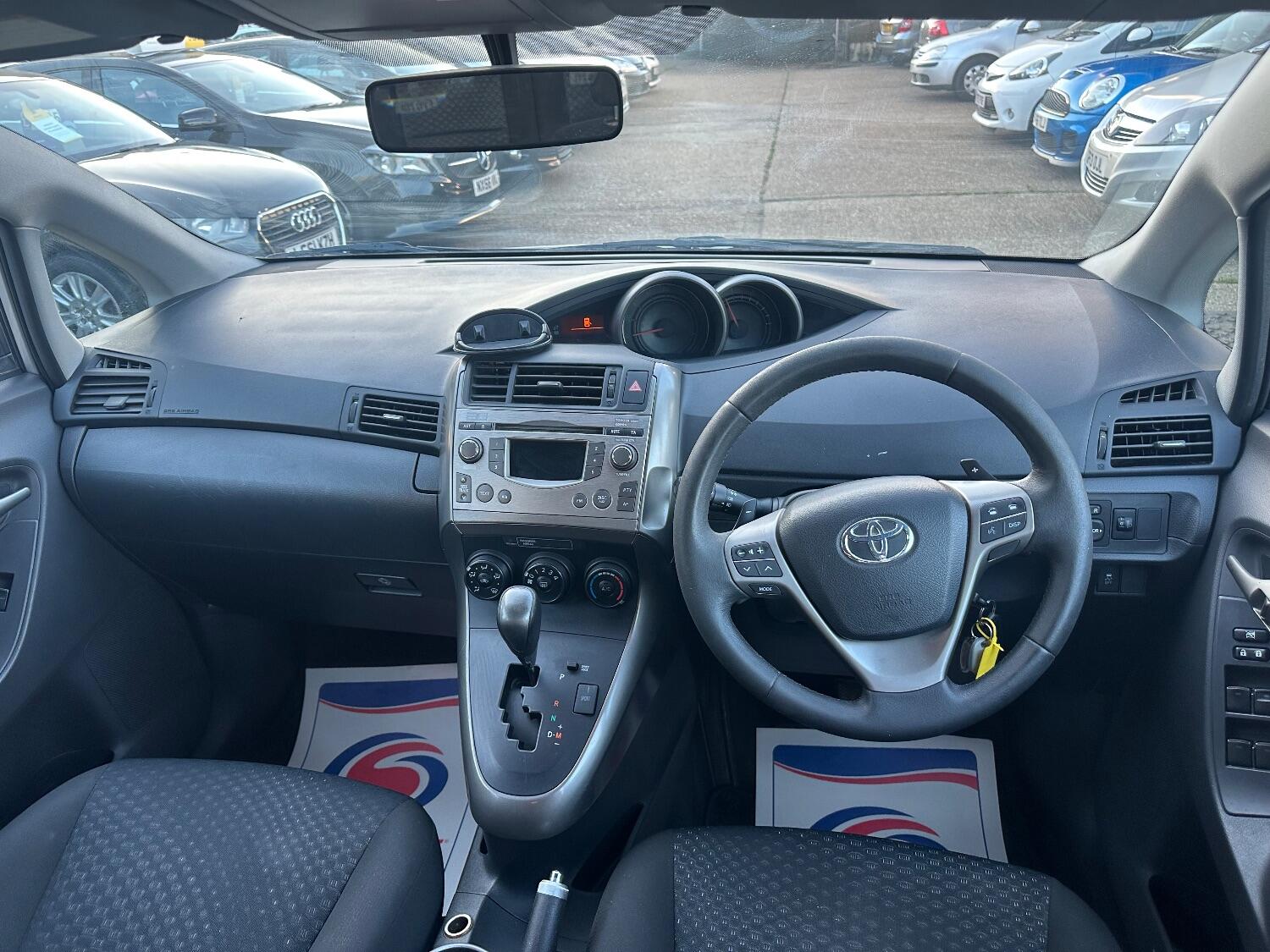 Used Toyota Verso 2009 for sale - 76170434: Photo 11