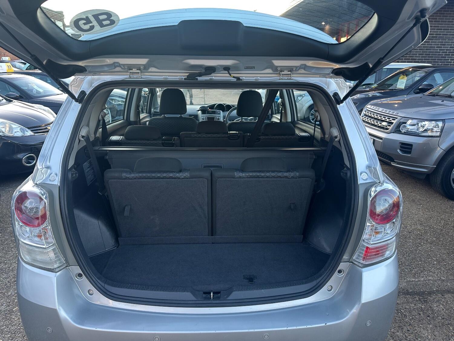 Used Toyota Verso 2009 for sale - 76170434: Photo 14