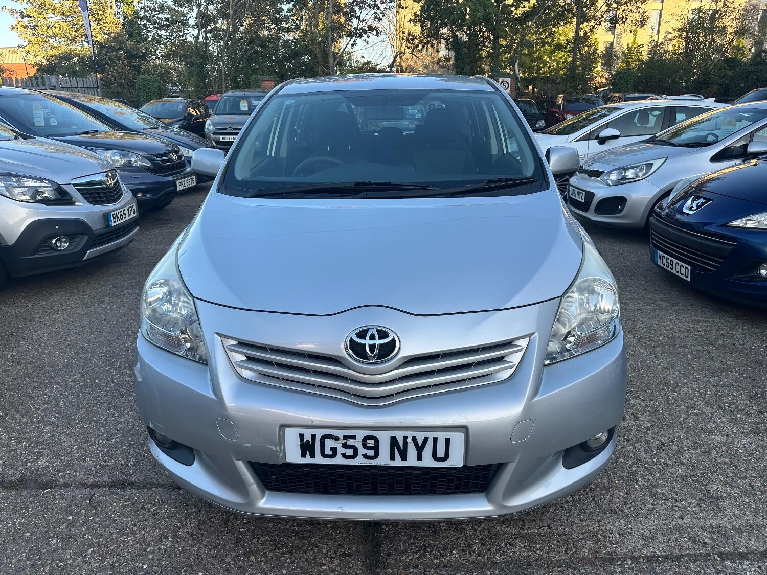 Used Toyota Verso 2009 for sale - 76170434: Photo 2